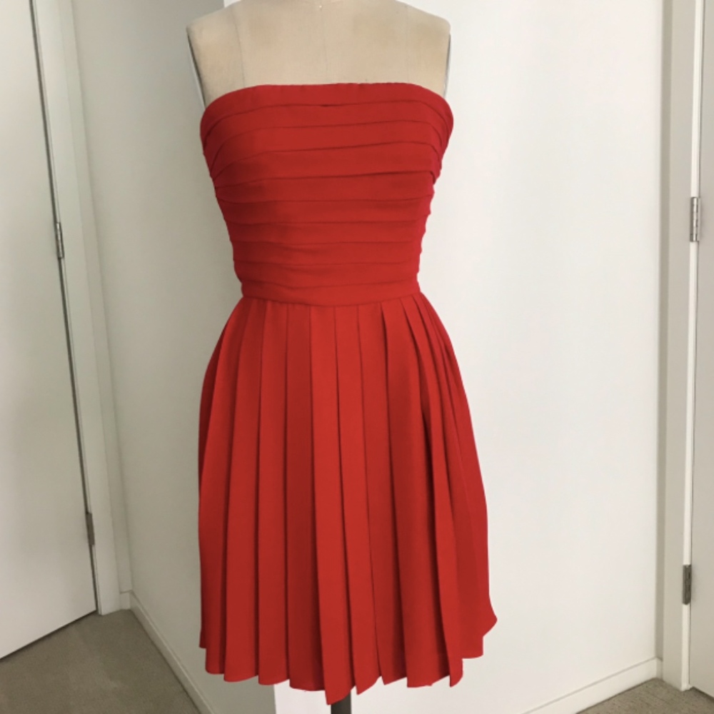Classic Red Strapless Pleated Mini Cocktail Dress